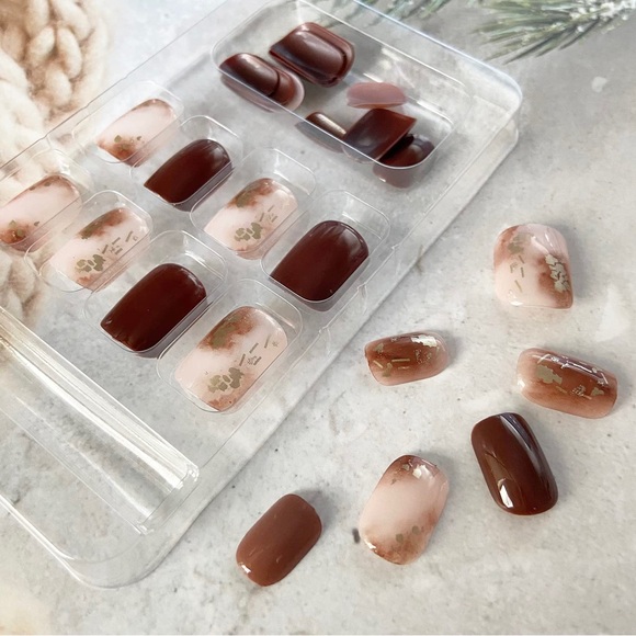 Beautiful Autumn Short Square w/ Gold Accents Acrylic Press On Nails - Picture 4 of 8